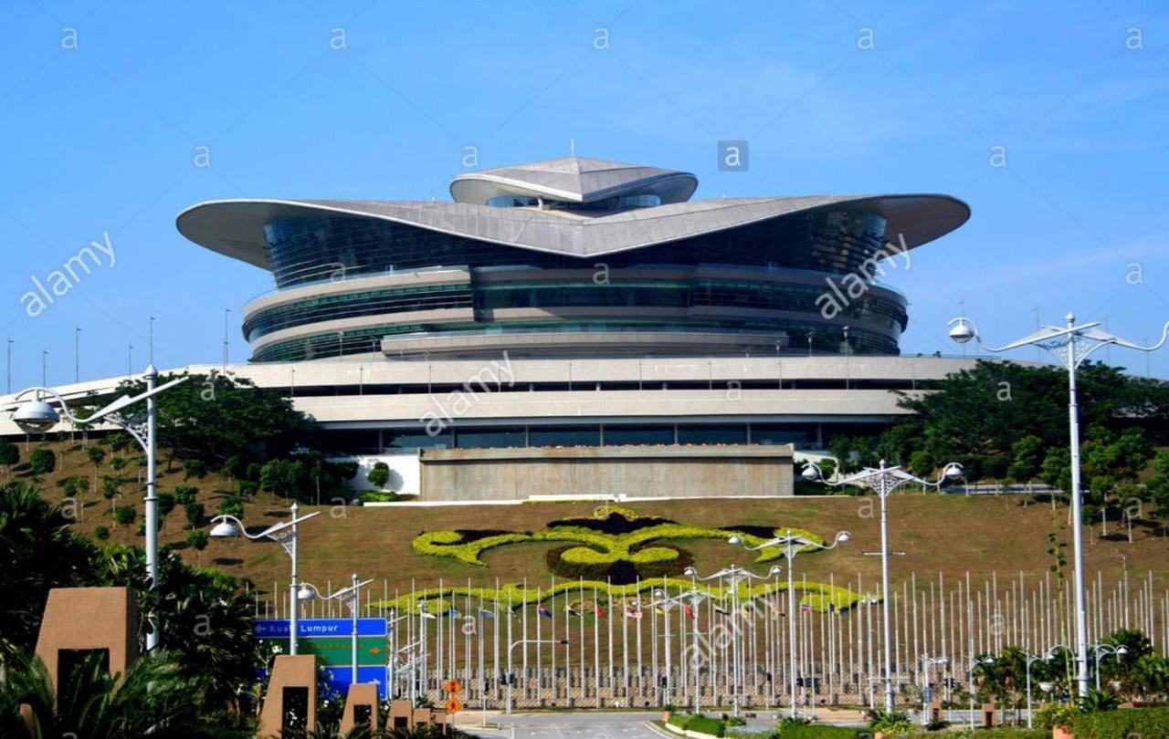 Conezion Residence Putrajaya Nearby Ioi City Mall 外观 照片